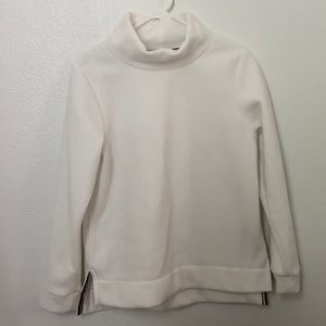 TOMMY HILFIGER white turtle neck💞